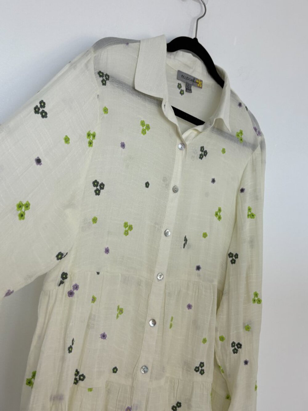 Figueroa & Flower Women’s Large Ivory Sheer Floral Embroidered Tiered Button-Dow - Picture 5 of 8